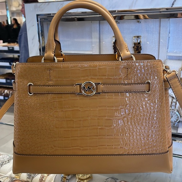 MICHAEL KORS
Reed Large Leather Belted Satchel Crossbody CZip Purse Crocodile - Picture 2 of 16